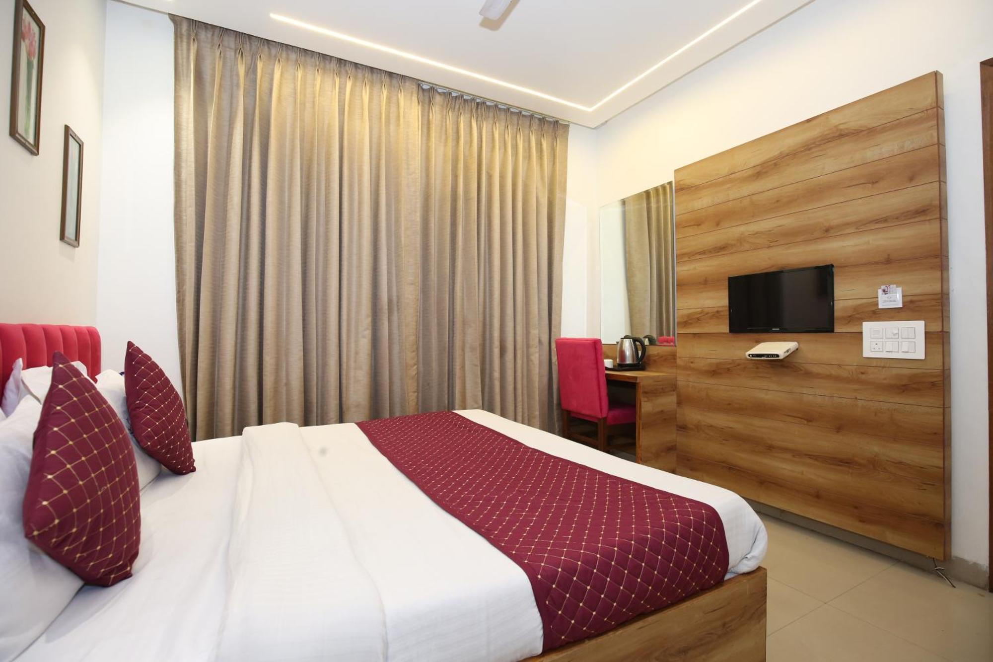 Hotel Rv Regency Амрітсар Екстер'єр фото